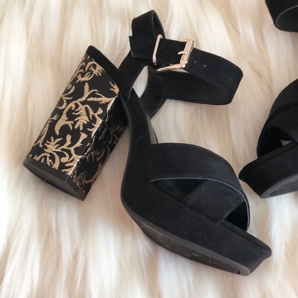 🆕 Parker and sky gold brocade chunky heels sz 9